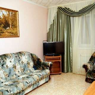 Апартаменты Уютный дом Усинск 3-комнатный стандарт-4